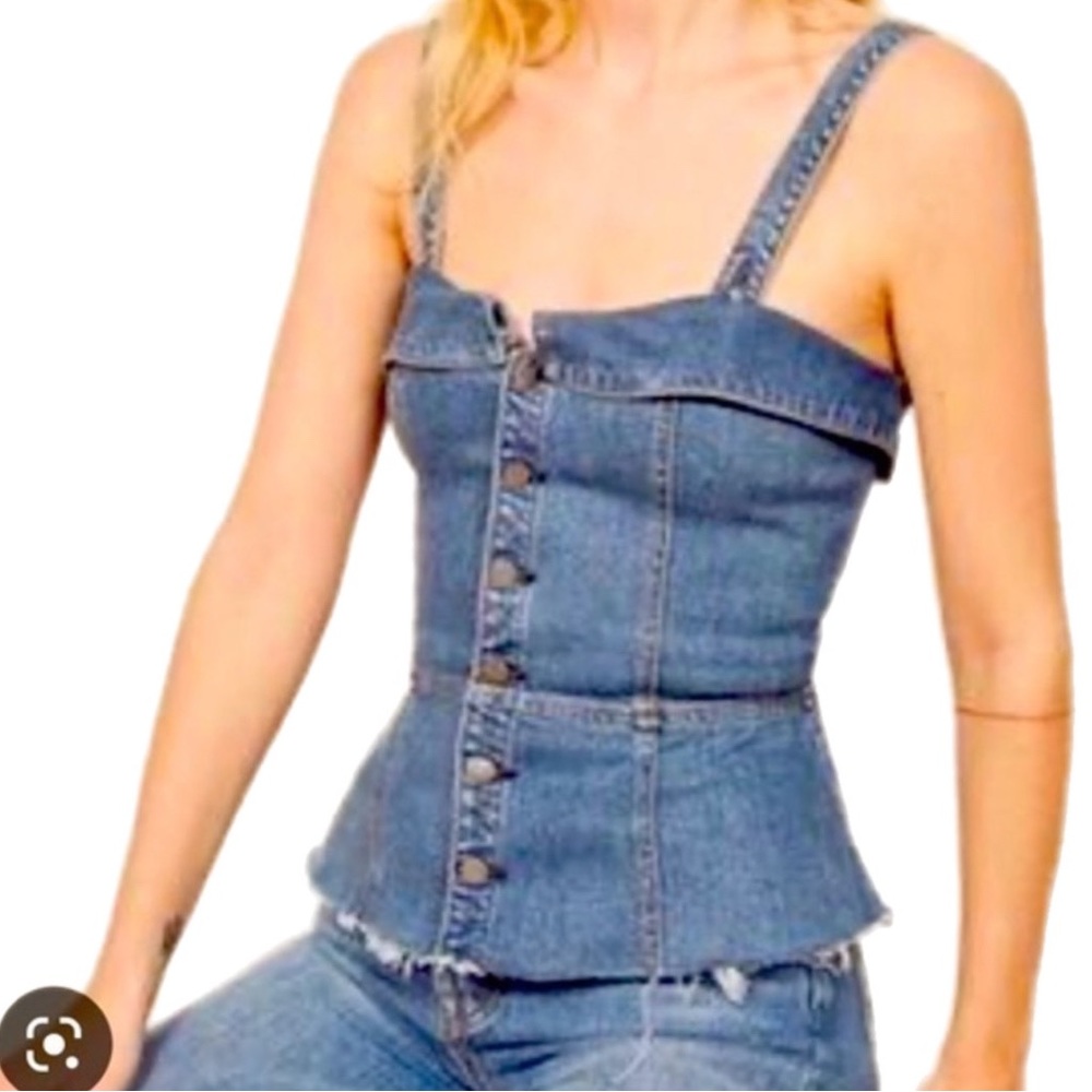 NWT Reformation Jeans Amari Front Button Denim Top with Raw Hem Size 6